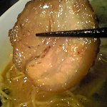 Ramenkouboukaifuudou - 存在感が有る豚ﾊﾞﾗ肉ﾁｬｰｼｭｰ。味しっかり目。