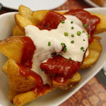 Mondoré - Cerveseria Gastronòmica - Bravas Mondore（Spicy potatoes with allioli）