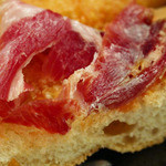 Mondoré - Cerveseria Gastronòmica - トマトブレッドに乗せて