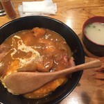 あぶりどりバリ鳥  - 「オムチキンカレー丼」540円