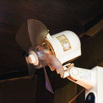 生ホルモン処 おさむちゃん。 - カバーの無い扇風機が渋い☆