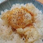 天ぷらめし 金子半之助  日本橋店 - 玉子 ご飯に乗せて醤油と一味山椒