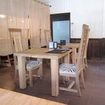 Edo Soba Hiranoya - お店は高級感がたたずむ作りになってます、お蕎麦の値段設定もやや高めに設定してあります。 