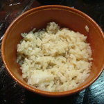 くじらのお宿 一乃谷 - 鯨ステーキ丼（鯨ステーキのダシをかける）