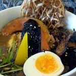 レゴン - 「濃厚黒スープ＆道産豚の炙り角煮」１３５０円
