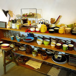 ハナノワcafe - スタジオmさんの器がたくさん。