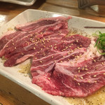 炭火焼肉ホルモン 徳臓 - 2016.4. 塩ツラミ