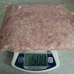 稲垣種鶏場 - 首肉ミンチ　１００ｇ１８０円　この１パックで９１６円