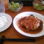 ｈｉｍａｗａｒｉ - 近江地鶏のモッツァレラチーズ焼き（ライス・サラダ・スープ付き）¥1100　2016.4