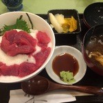 寿司酒場 すし屋の秀よし - 鮪やまかけ丼780円