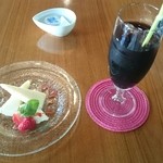 ワインとチーズの小さなレストラン Breed - 