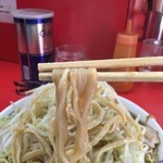 ラーメン二郎 - 麺アップ