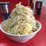 ラーメン二郎 - ラーメン700円麺半分野菜ニンニク