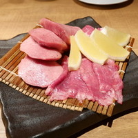 炭火焼肉 なかはら - 幻のタン￥２２００