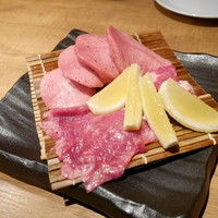 炭火焼肉 なかはら - 幻のタン（タンモト・タンサキ・タンスジの3点盛）