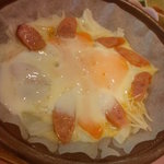 玄武風柳亭 - ウインナーとたまねぎが入った目玉焼き
