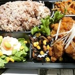 Delish Lunch - 鶏の唐揚げ弁当(油淋鶏と甘辛だれ)