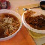 港区役所　レストランポート - ラーメン（左）、カレー（右） 2010.9.1