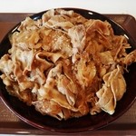 すき家 - 総重量1210g、カロリー2460Kcal～！！トレイとの大きさを比べて～！！(^_^;)