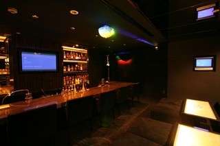 BAGUS QUALIA - Karaoke lounge Bar"Q"