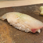 菊鮨 - ヒラメの昆布締め