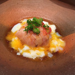 菊鮨 - 軽く〆た金目鯛の藁炙り 半熟卵和え
