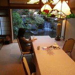 花長 - 昼でも、二人に広い個室