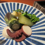 Takanosuke - 煮椀はタケノコ等の季節の野菜とタコの上品な味の煮物でした。
                        