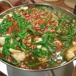 元祖台湾もつ鍋仁 - 煮えてきた～♪(201604)