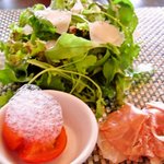 アランチャ - アンティパスト「あっぷ図」大きなガラス皿に盛られてきました♪