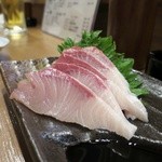 居酒屋かんさい - ブリ造り