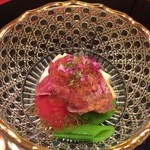 にくの匠 三芳 - ホワイトアスパラとミスジとフルーツトマトの冷菜
