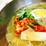 崔おばさんのキムチ - キムチとお酢たっぷり入れて食べるのよ～