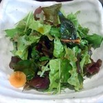 ワン・ツー・ドン - 先に供される青空農園(田名)のシャキシャキサラダはランチサービス。こちらも酢の酸味は立たず。