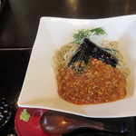 心蕎人さくら - 冷やしナスとそぼろ餡かけ　蕎麦　　￥1.000