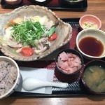 大戸屋　ごはん処 - 四元豚の鍋定食だよ。