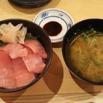 目利きの銀次 - <朝得>まぐろ丼　味噌汁付 <税込>480円　のまぐろ丼(2016.04.16)