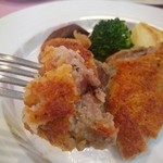 ビストロ　しもとり - ランチメイン：プティ・サレ（塩漬け豚肉）の香草パン粉焼き