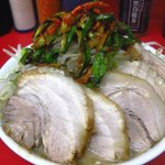 ラーメン二郎 - 小豚(野菜／カラメ)￥７５０　＋　ニラキムチ￥１００　消費税５％時