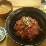 Dondondon - ステーキ丼定食