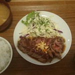 Dondondon - ステーキ皿定食