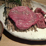 江戸前焼肉 岡本 - 熟成ロース、ヒレハラ