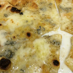 ピッツェリア バール ナポリ - 4種のチーズ
クワトロフォルマッジ