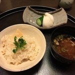 と村 - 樫原の筍ご飯と赤出汁、香の物