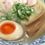 らーめん専門店 拉ノ刻 - ラーメン（塩）
      味玉、メンマ