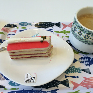 お洒落で開放感がある店 By 食べ物走性 B S Kafe ヴェズカフェ すすきの周辺 カフェ 食べログ