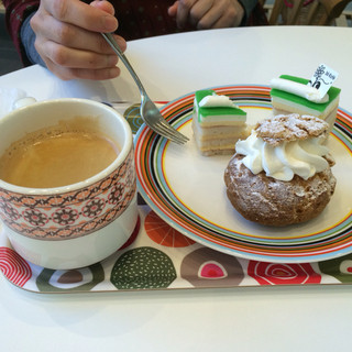 お洒落で開放感がある店 By 食べ物走性 B S Kafe ヴェズカフェ すすきの周辺 カフェ 食べログ