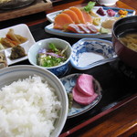 いろり　じねん - 美雪マス　刺身定食