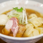 チラナイサクラ - 2016.4 旨味凝縮 ワンタン麺（900円）＋旨玉（100円）