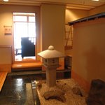 nihonryourisushiashibi - 通路の先の個室。